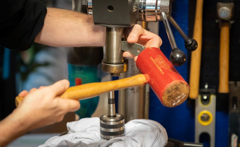 Replacing a chuck