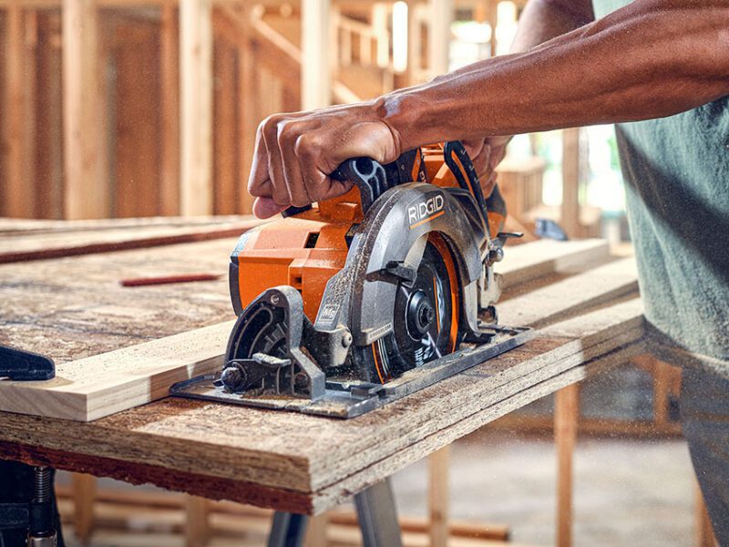 Ridgid 18V Cordless Rear Handle Circular Saw Review 