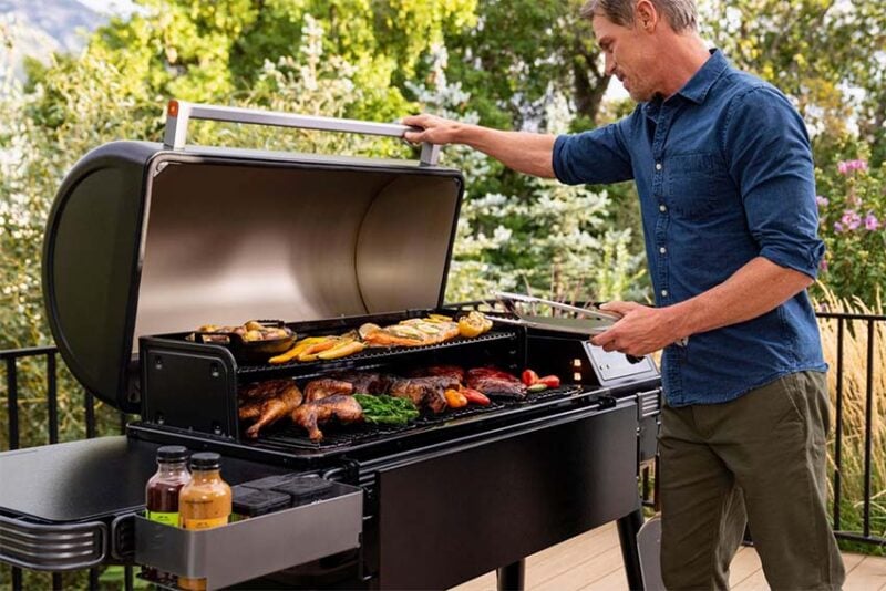 Best Pellet Smoker Grill Overall
Traeger Ironwood Series