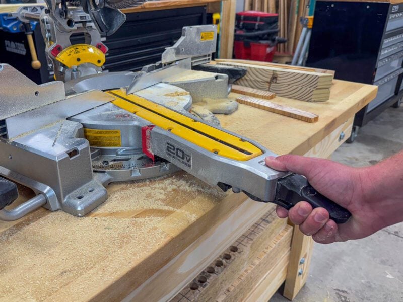 Miter adjustment