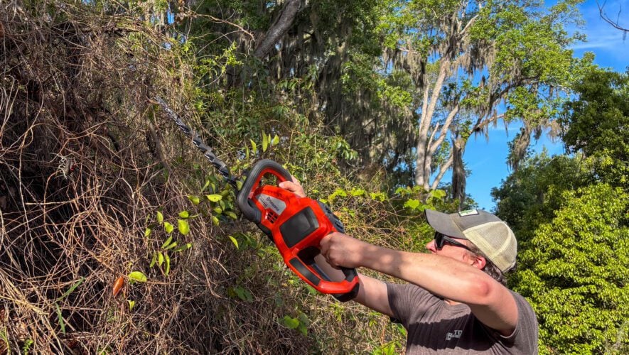 Husqvarna 320iHD60 Hedge Trimmer-1