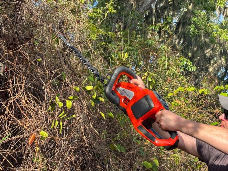 Husqvarna 40V Hedge Master 320iHD60 Battery-Powered Hedge Trimmer