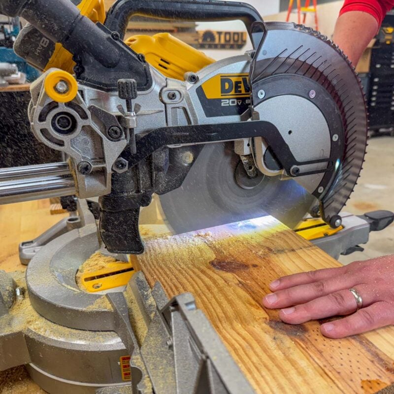 DeWalt 20V Max 12-inch Miter Saw DCS785