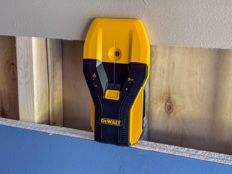 DeWalt DW0150 Stud Finder 08