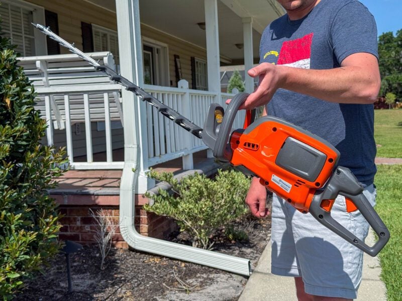 Husqvarna 5221HD60 Hedge Trimmer Profile