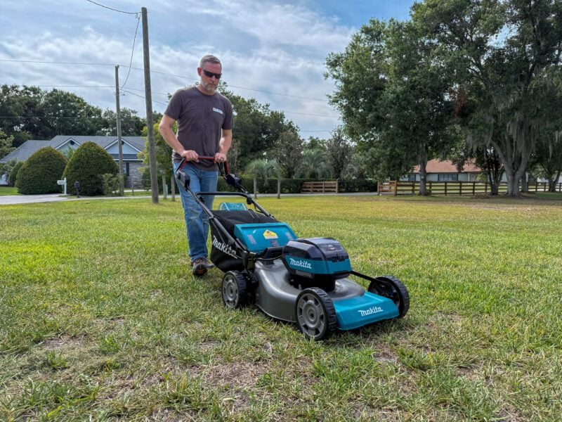 Makita 40V Commercial Lawn Mower