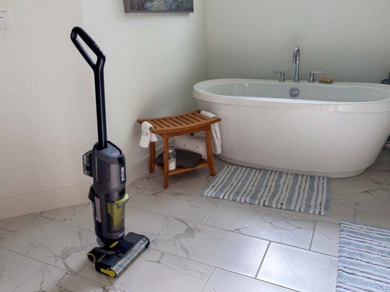Ryobi 18V One+ HP SwiftClean Wet Dry Vacuum Mop